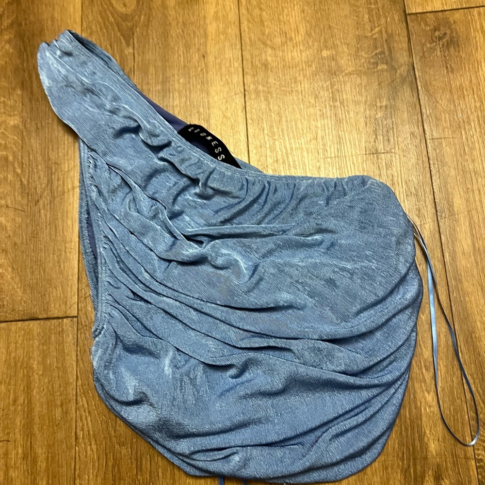 One shoulder top!